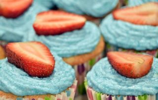 simple cupcake recipe with a surprise for Father's Day