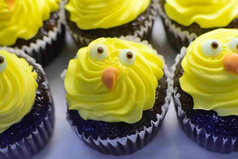 17 Eggstraordinary Easter Bake Sale Ideas That Are Sure To Impress