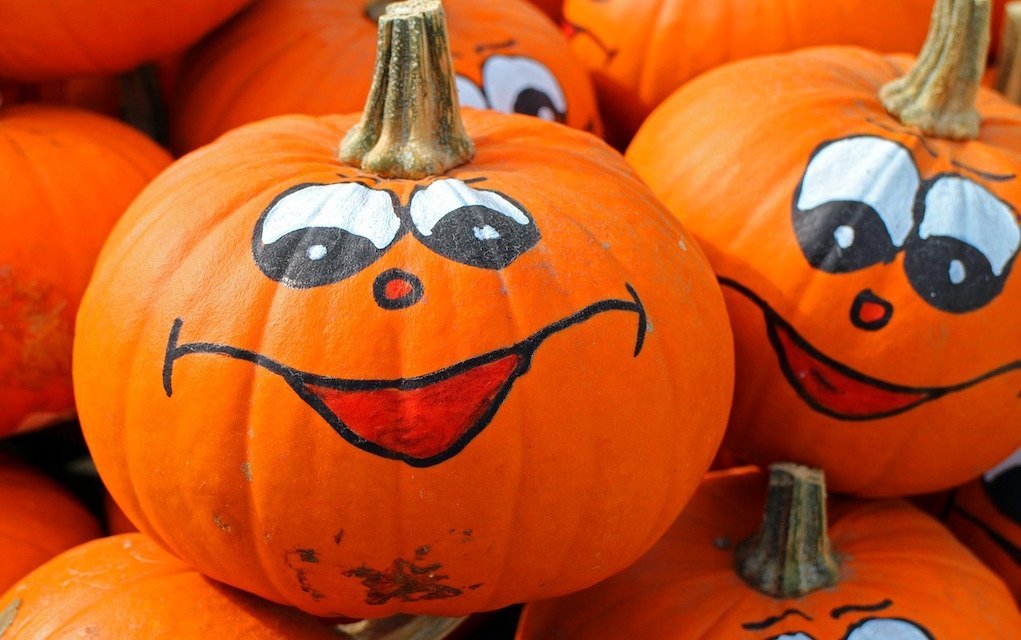 10 Devilishly Delightful DIY Halloween Decoration Ideas