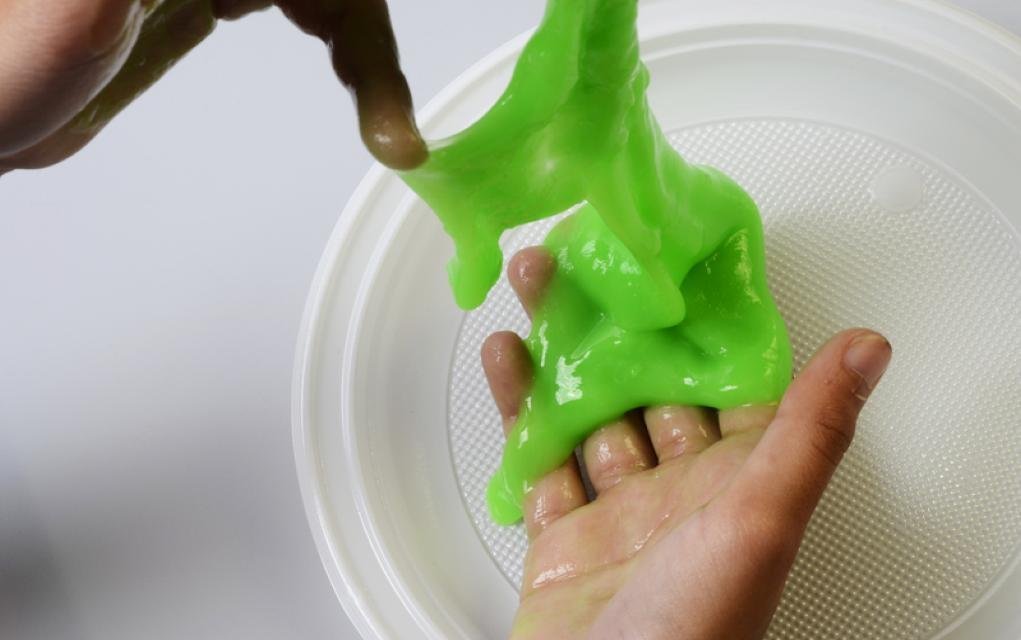 Fluffy, Rainbow and Glow in the Dark! 10 Easy Homemade Slime Recipes