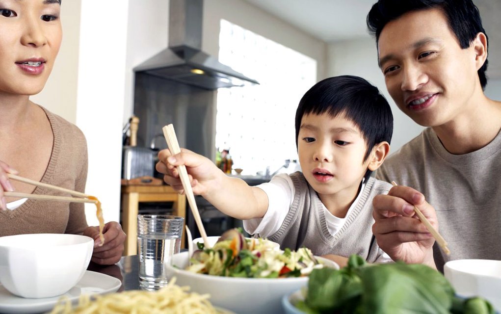 10 Healthy Salad Recipes for On the Go Kids