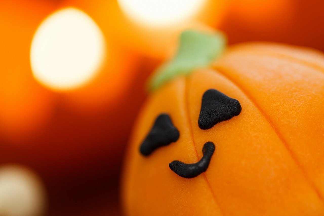 10 Quick Halloween Hacks
