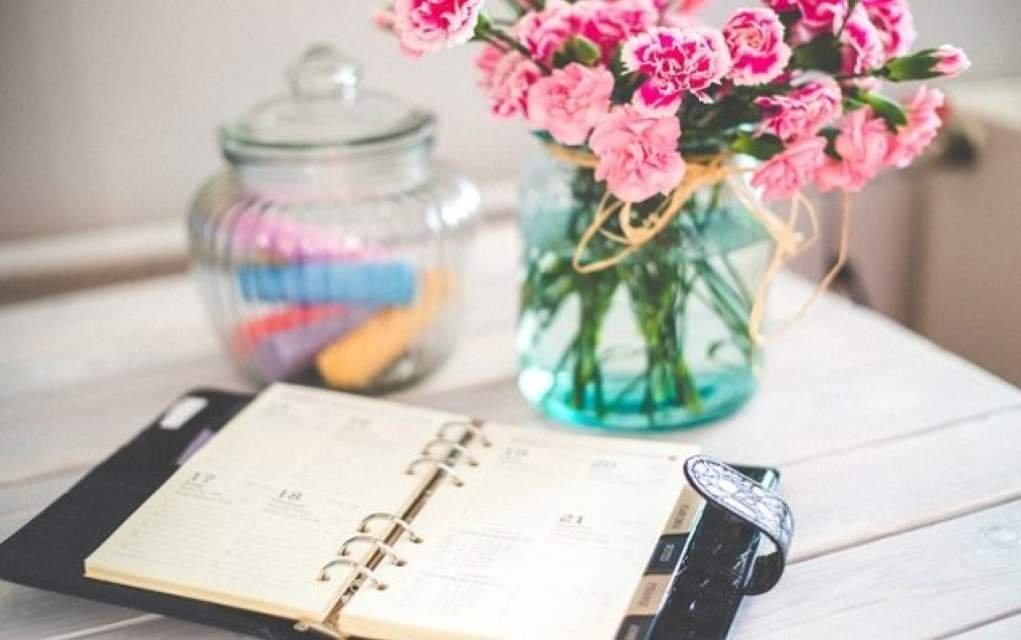 10 Simple Ways To Declutter Your Home
