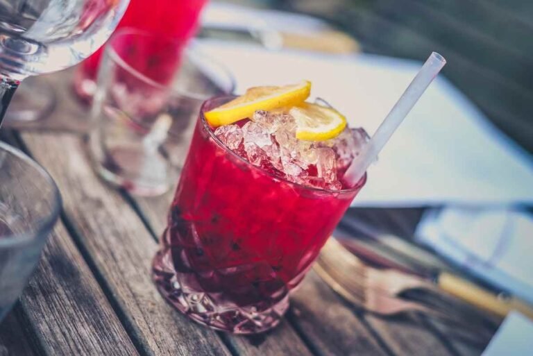 7 Summer Cocktails Perfect for Sipping in the Sunshine