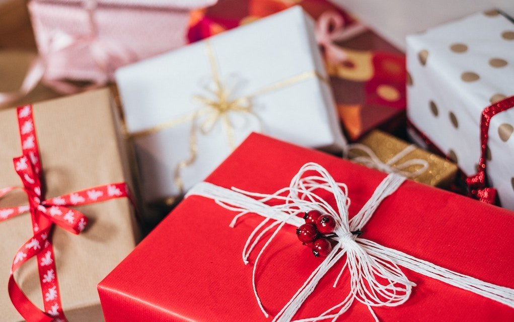 Budgeting for Christmas: 13 Great Tips to Reduce Your Spending