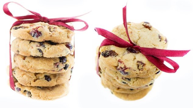 Christmas Cookies: Cranberry & White Chocolate Chip Cookies
