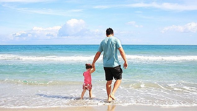 A Dad’s Best Tips for Making Holidays with Kids Easy Peasy