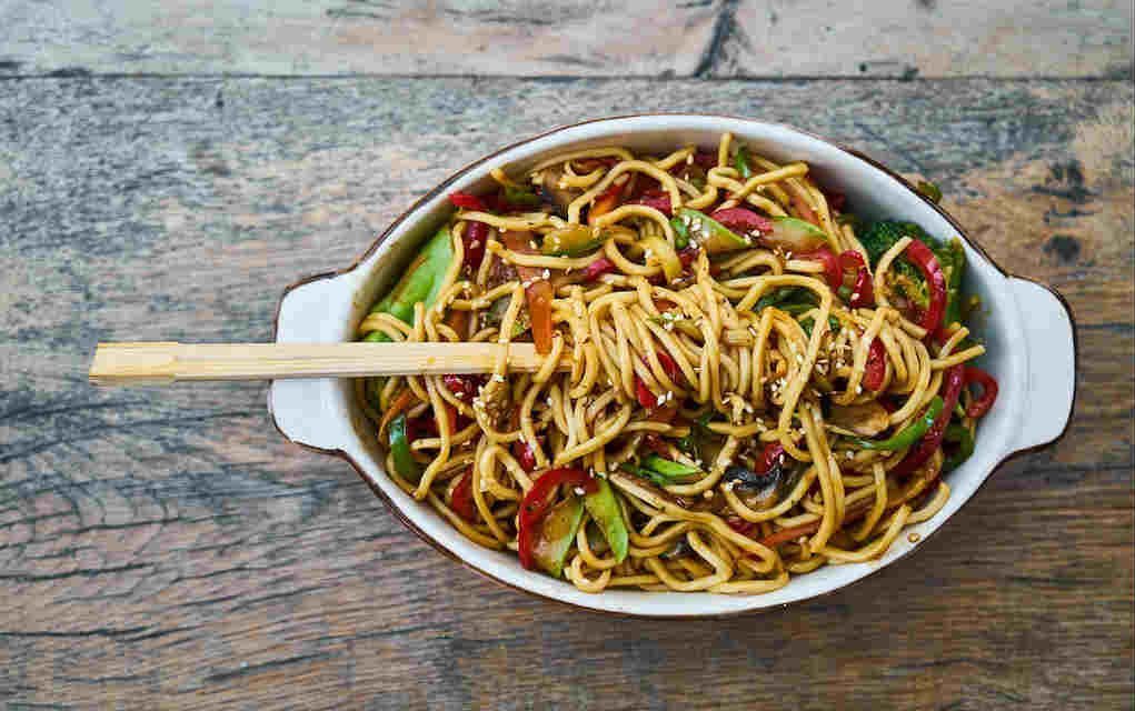 This Deliciously Easy Vegetable Stir Fry Takes Just Minutes to Make!