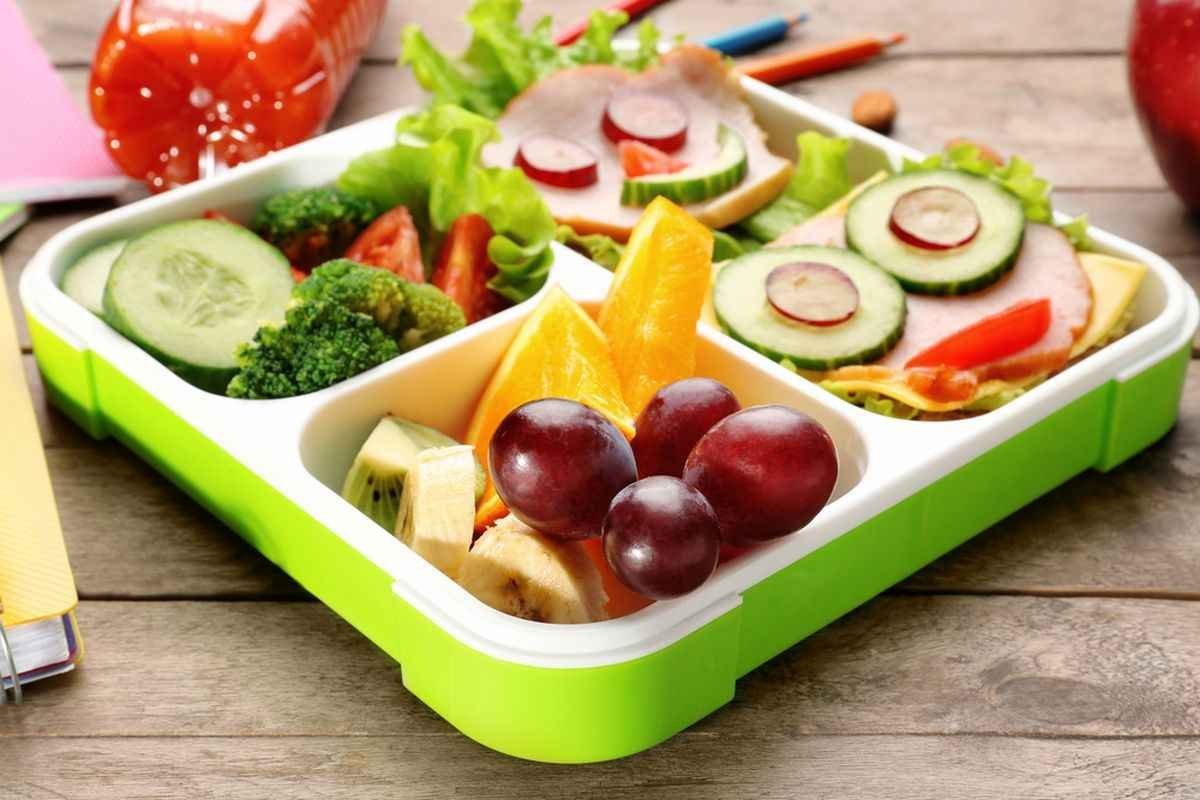 Download our FREE Build Your Own Lunchbox Sheet to Make Lunch Prep Easier