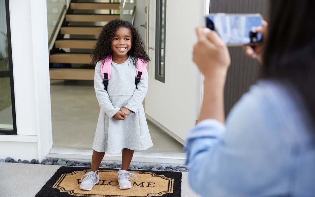 15 Creative (and Funny!) Ideas for First Day of School Photos