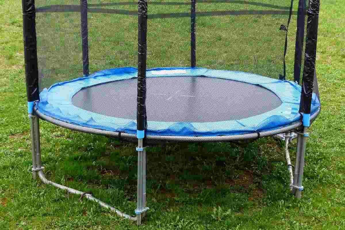 Handy Tips for How to Clean a Trampoline
