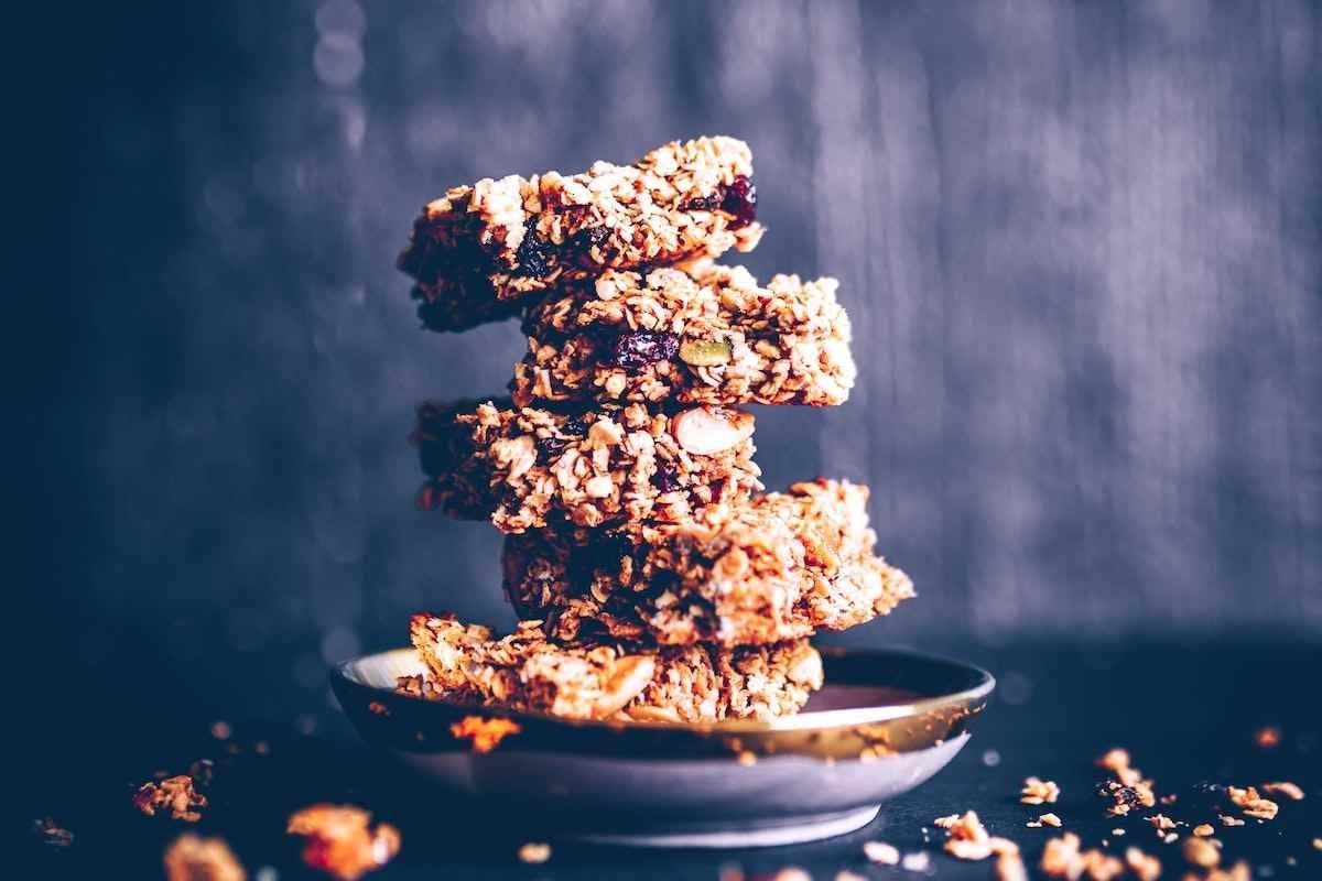 Grab One of These Healthy Oat Bars for On-the-Go Nutrition