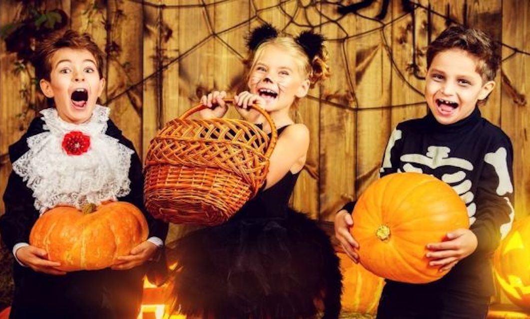 How to Host a Really Spooktacular Halloween Party!