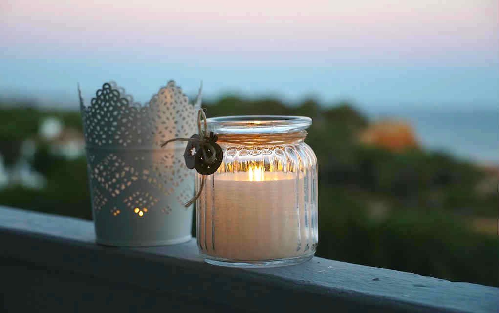 How to Choose Your Ultimate Signature Candle Scent
