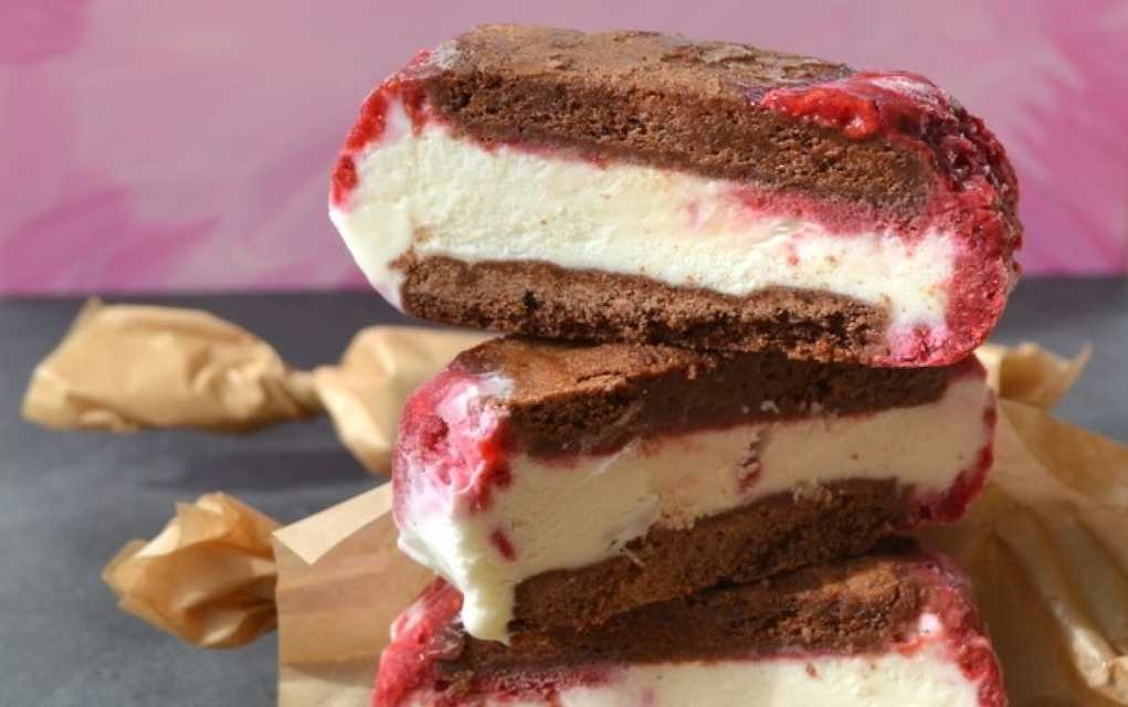 A Modern Take on Ice Cream Sandwich Cake