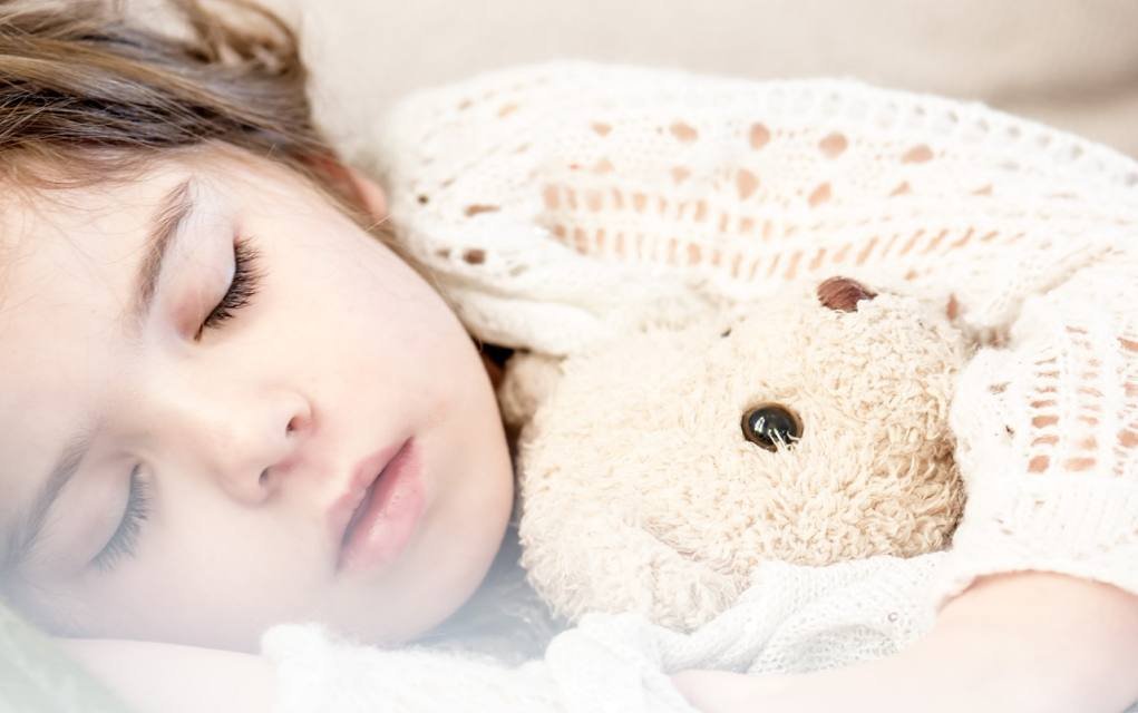 How to Make the Transition from Cot to Bed
