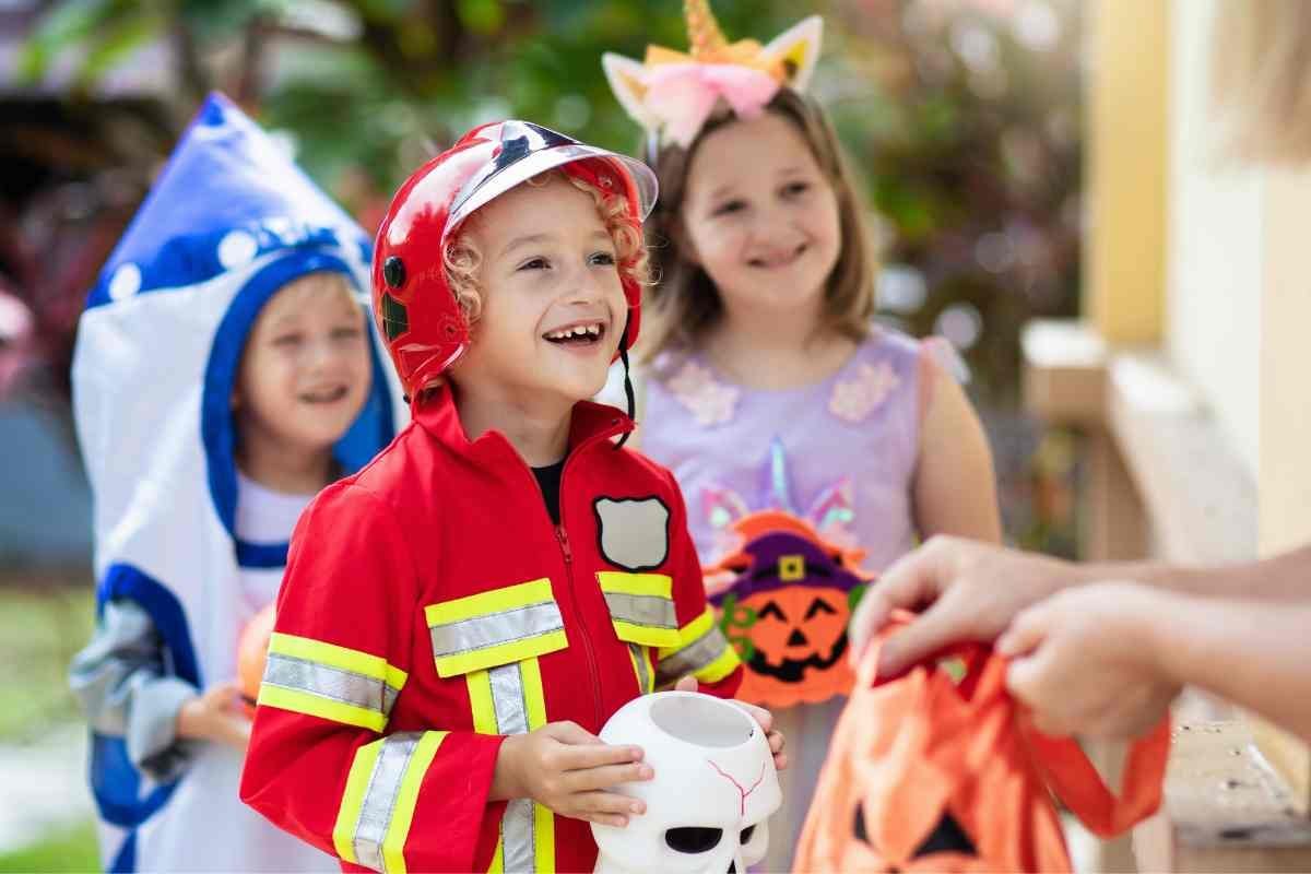Fang-Tastic Non Candy and Healthy Halloween Treats to Hand Out