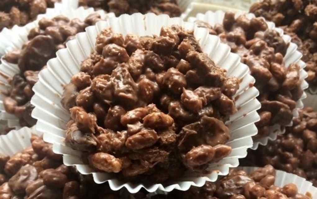 A Classic Treat! How to Make Chocolate Rice Krispie Buns